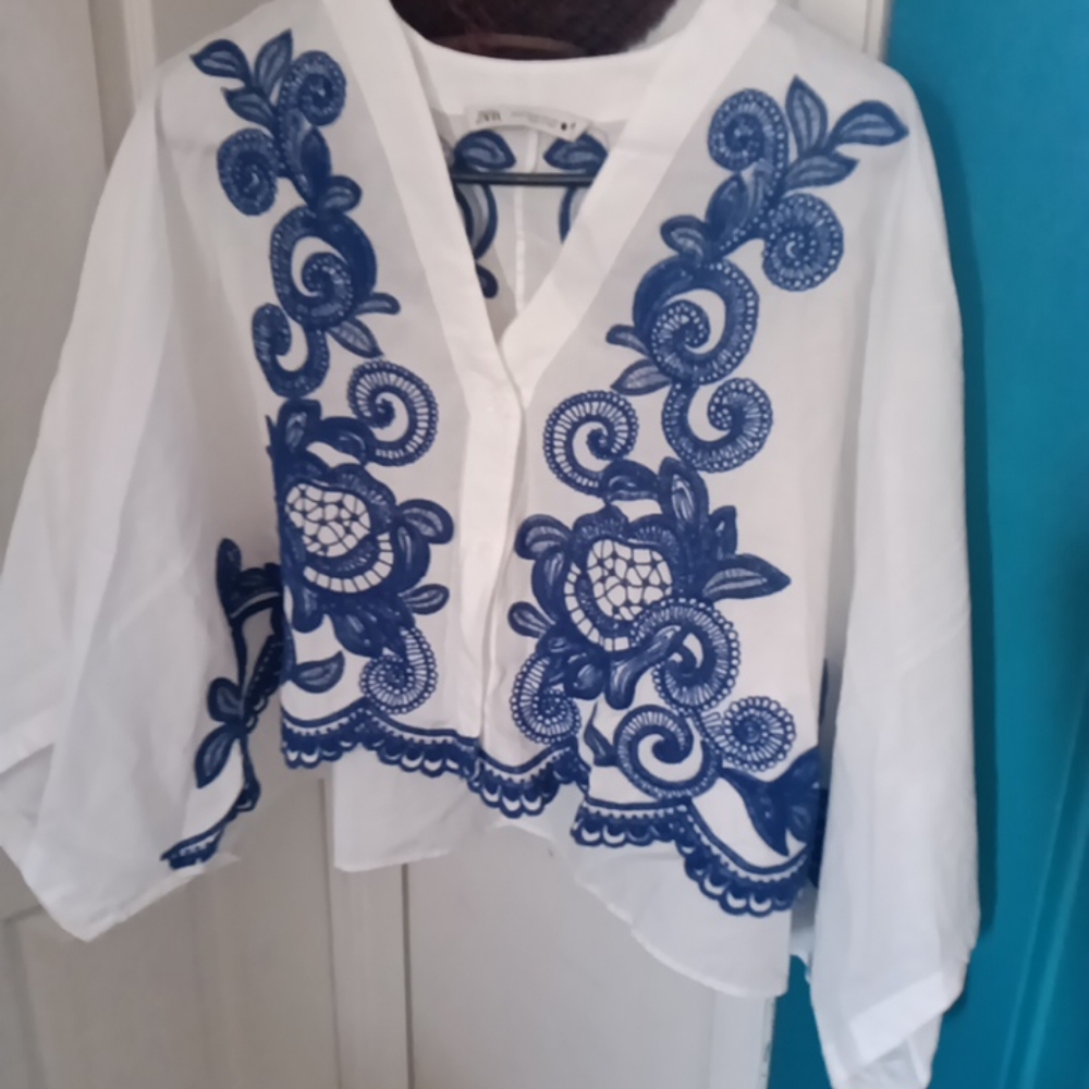 Zara Women's Indian Style Blouse Blue White Embroided